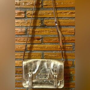 Kate Spade ♠️ gold crackled crossbody bag